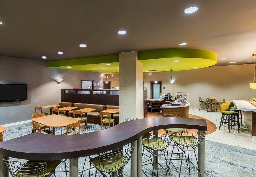Courtyard By Marriott Downtown Hotel
