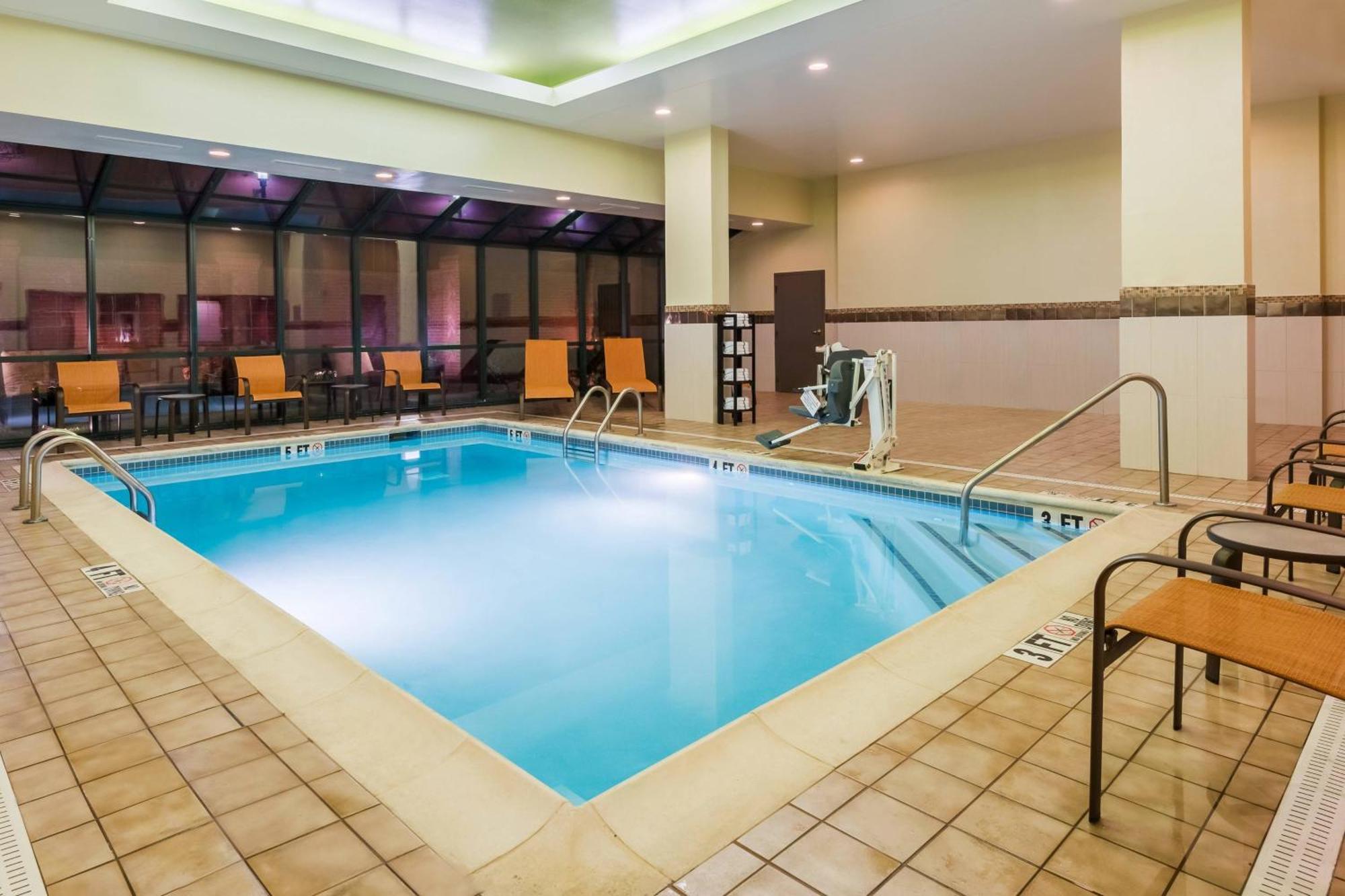Courtyard By Marriott Downtown Chattanooga