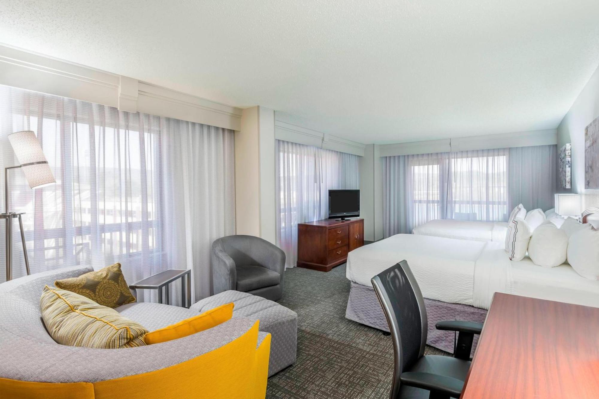 Courtyard By Marriott Downtown Hotel 3*