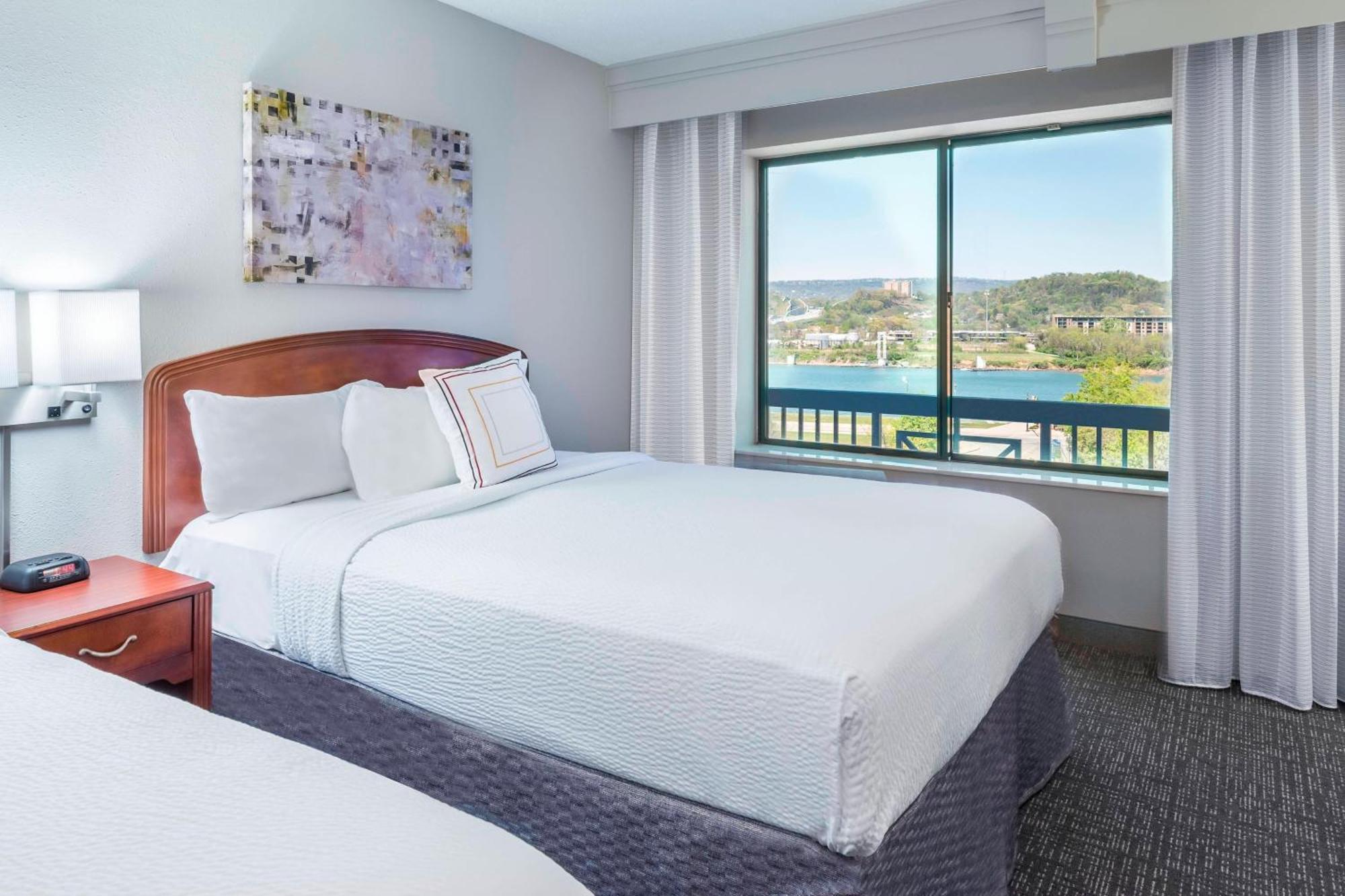 Courtyard By Marriott Downtown
