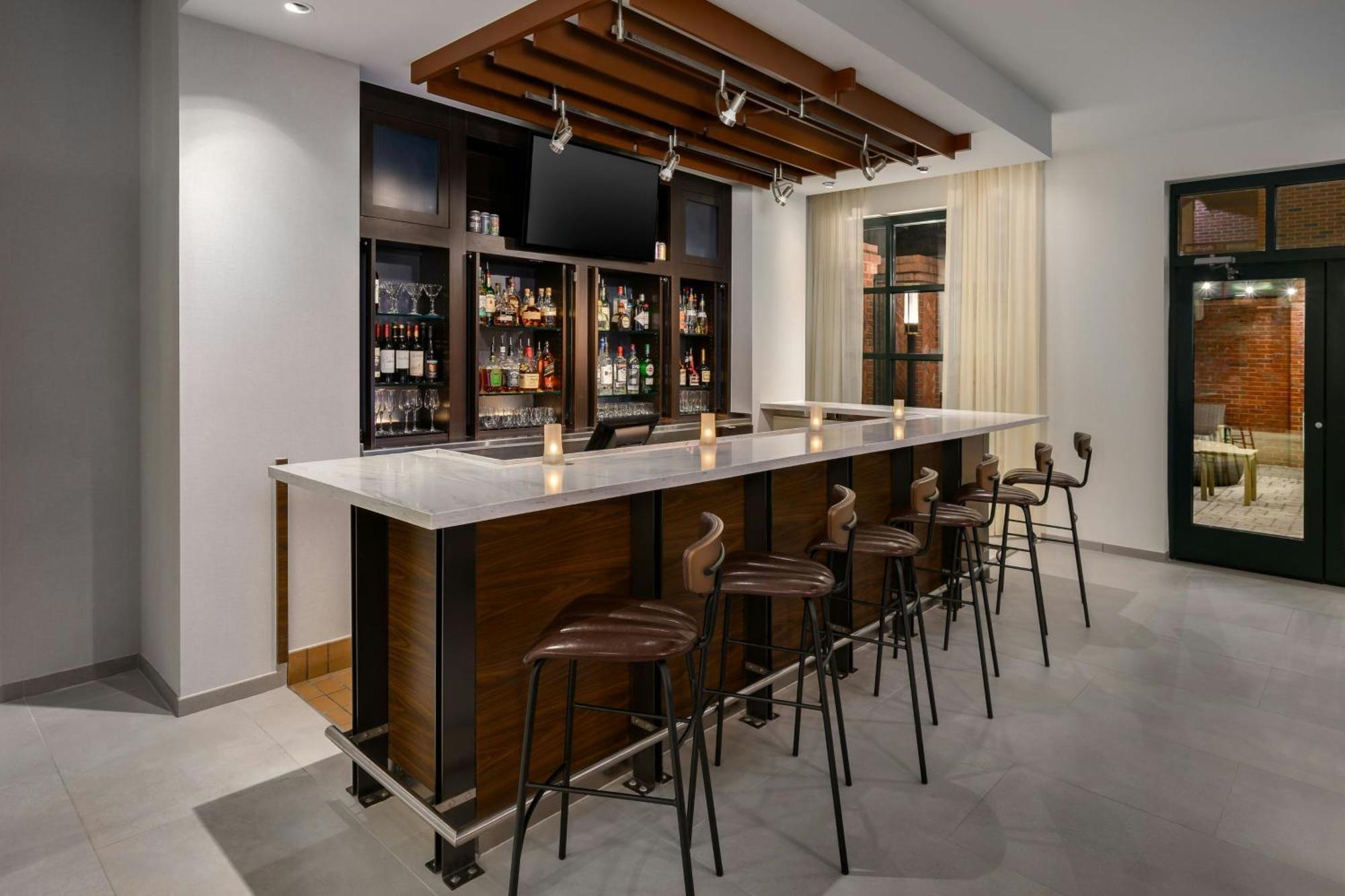 Courtyard By Marriott Downtown Hotel Chattanooga