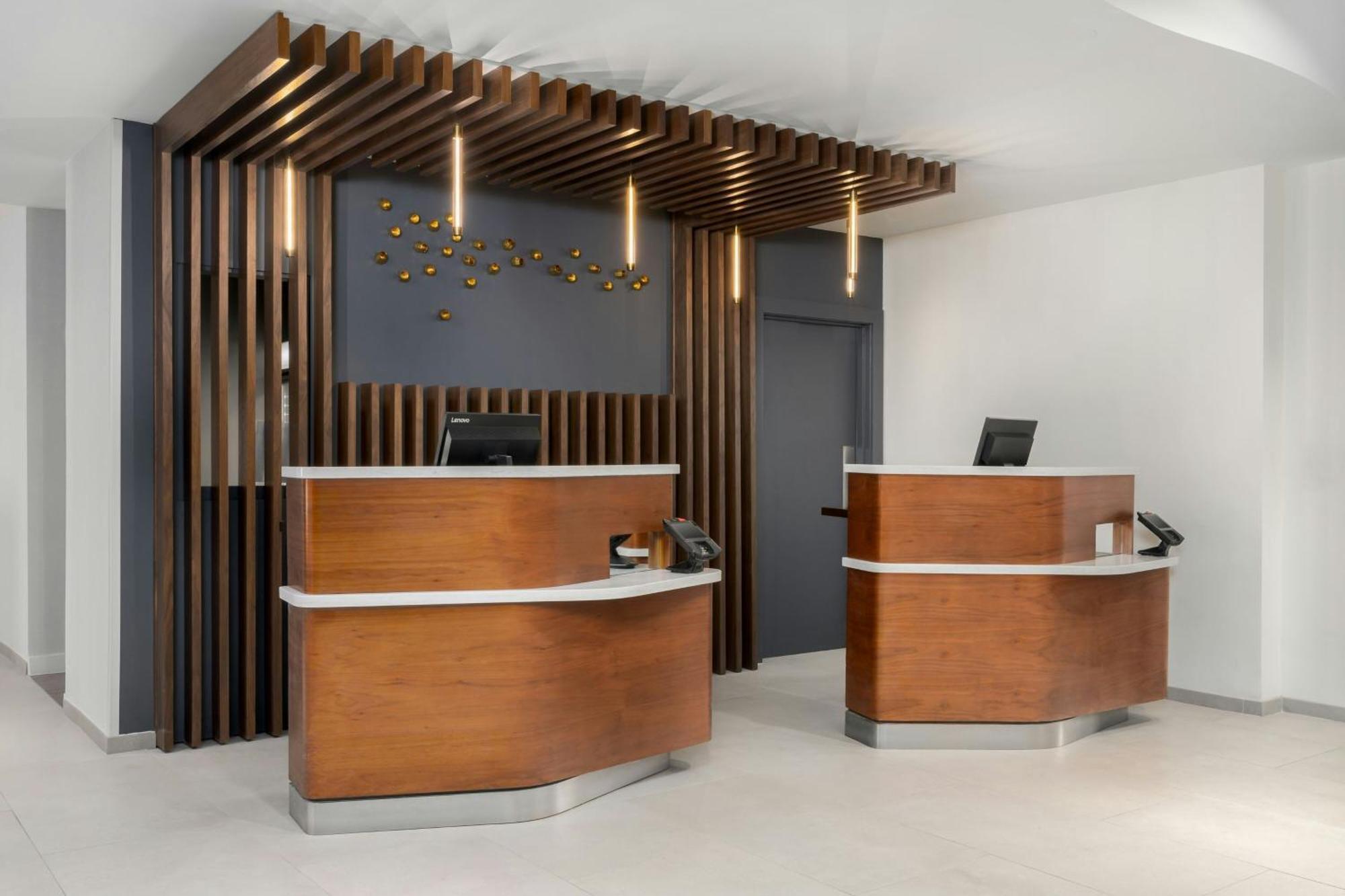 Courtyard By Marriott Downtown Chattanooga