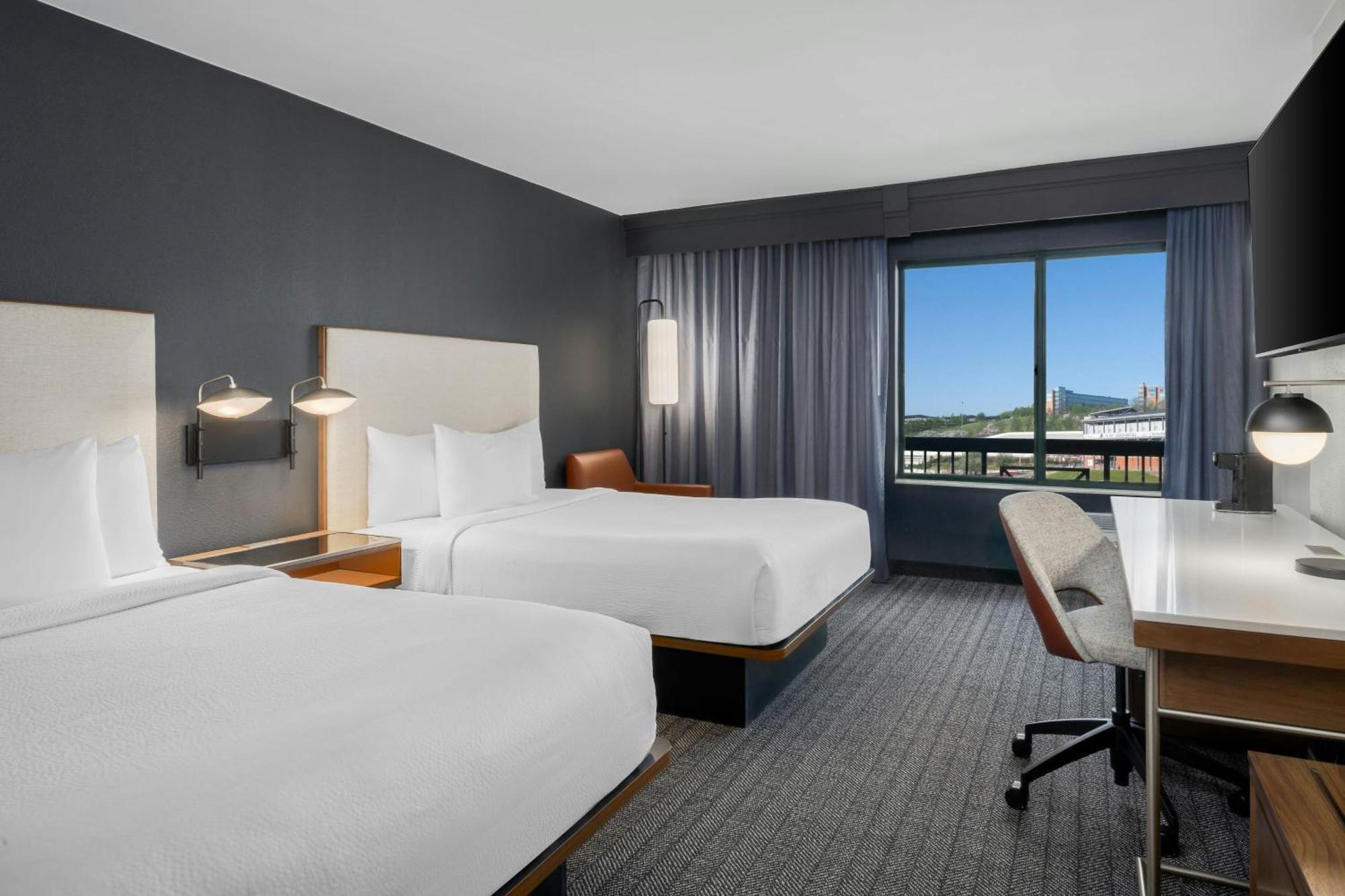 Courtyard By Marriott Downtown Hotel 3*