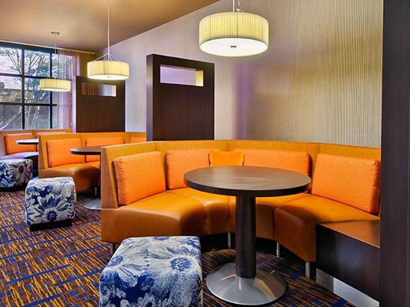 Courtyard By Marriott Downtown