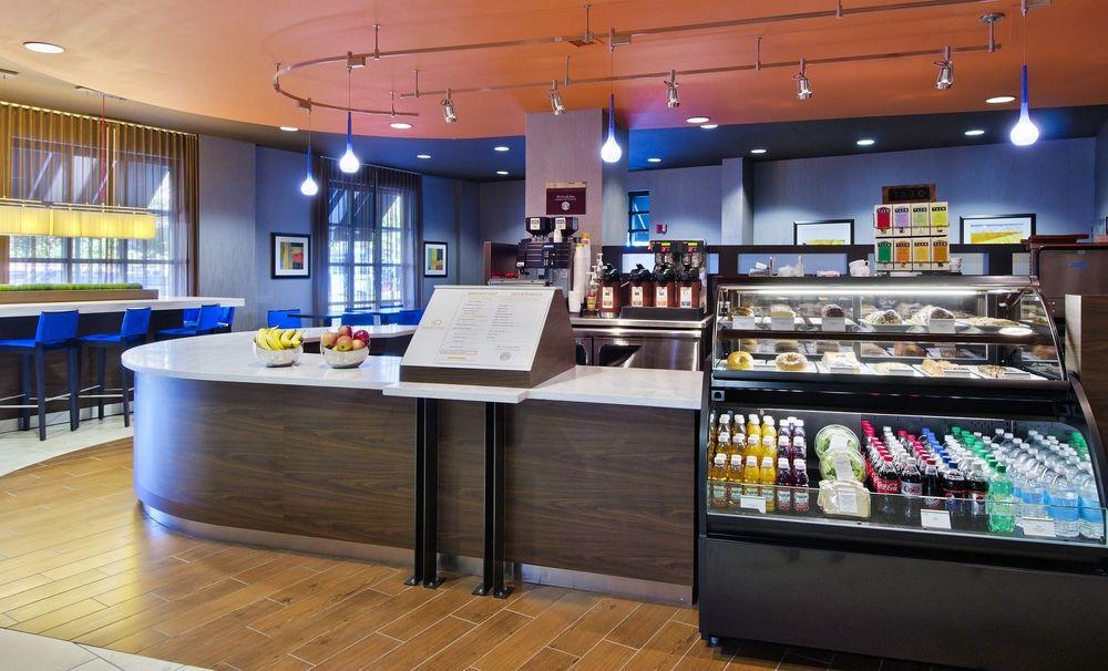 Courtyard By Marriott Downtown Hotel 3*