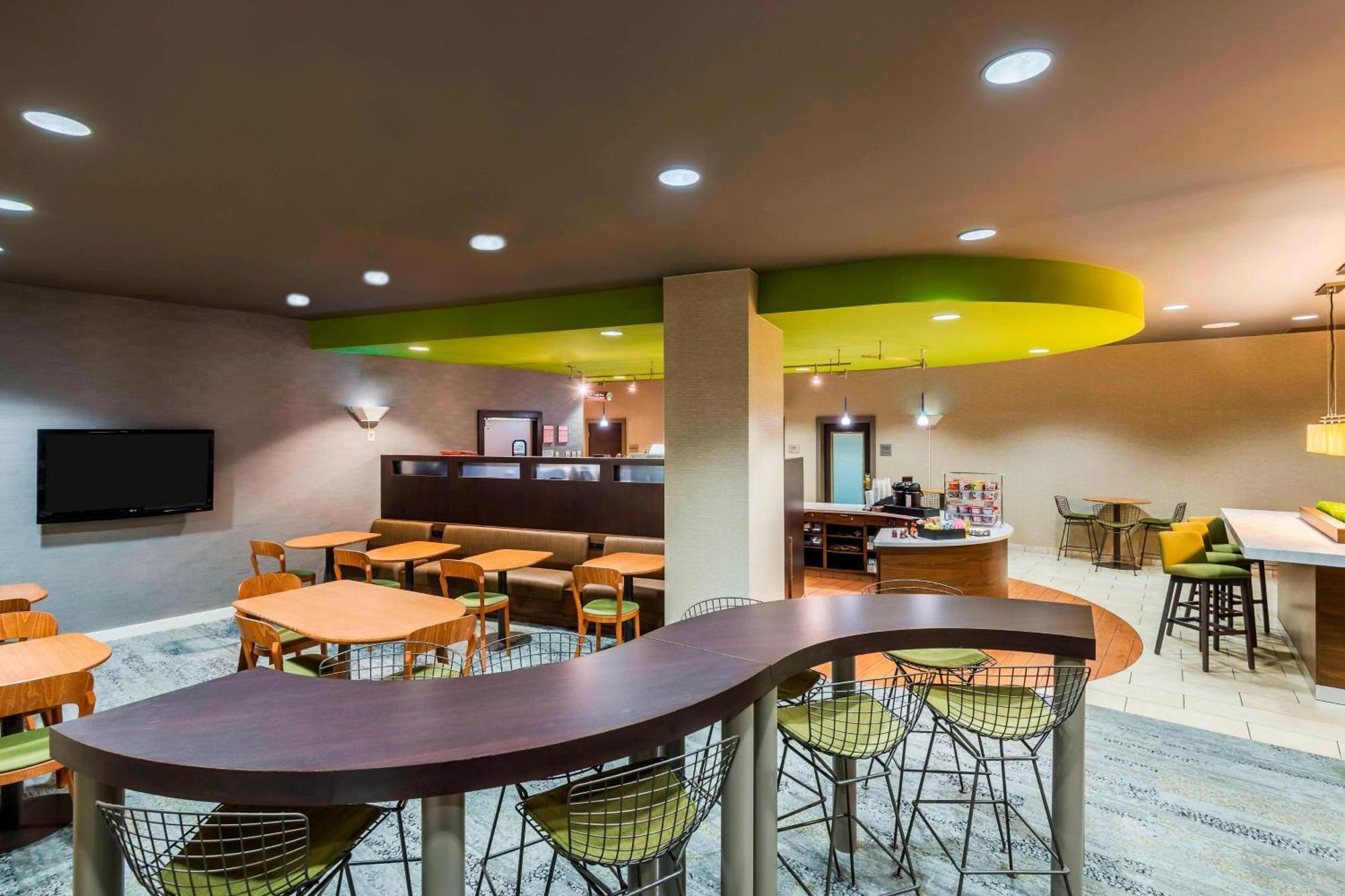 Courtyard By Marriott Downtown 3*
