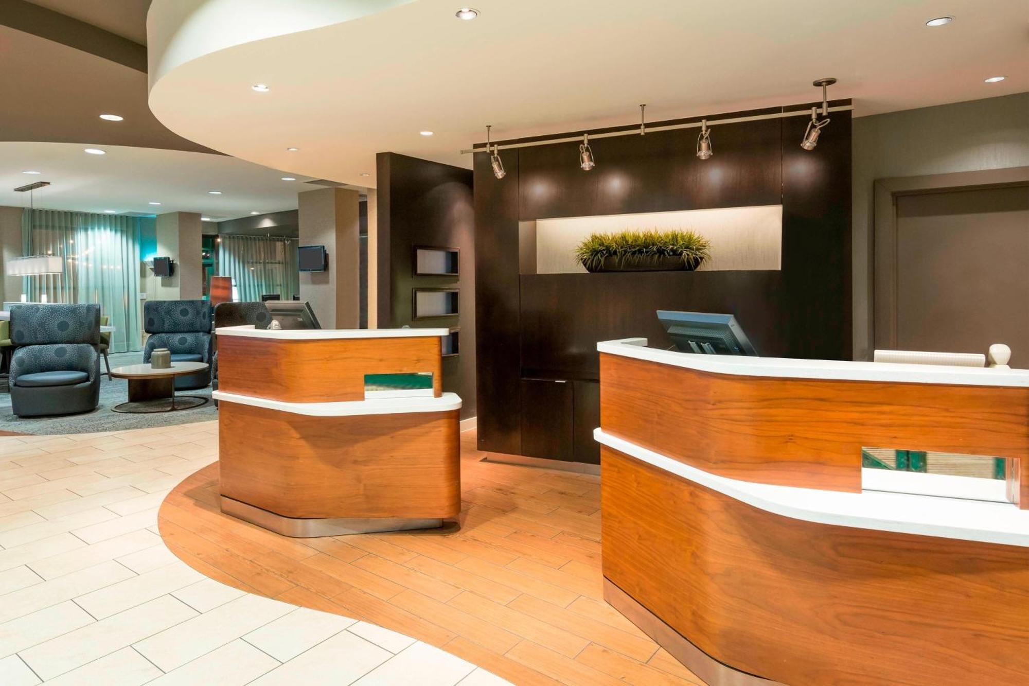 Courtyard By Marriott Downtown Hotel Chattanooga