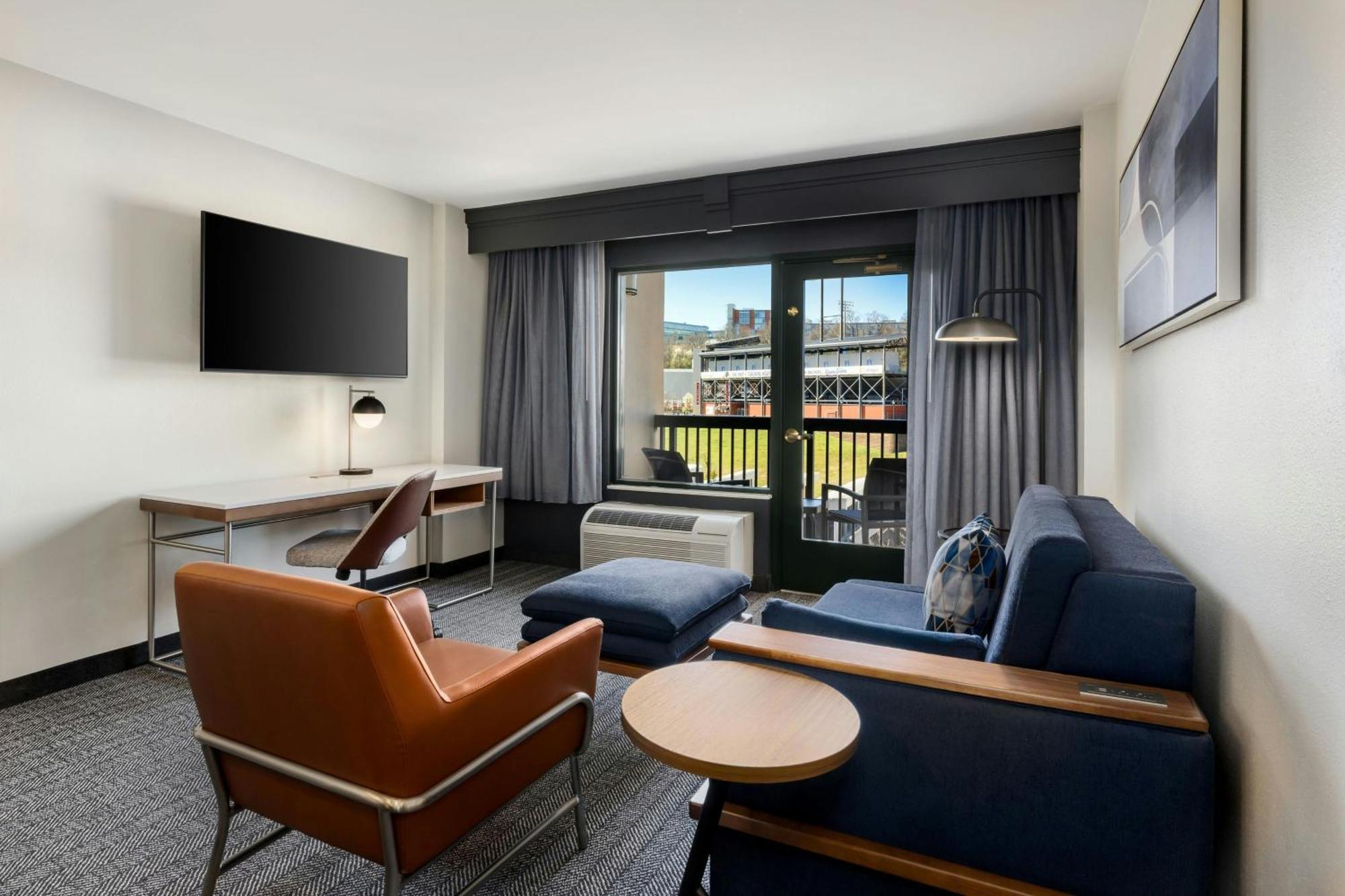 Courtyard By Marriott Downtown Hotel 3*