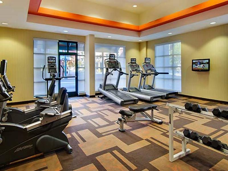 Courtyard By Marriott Downtown